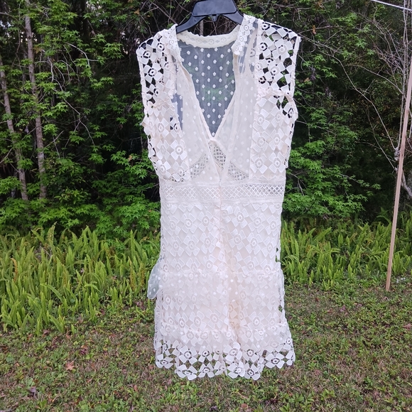NWT Couture Romeo and Juliet Crochet Lace Dress  Ivory Cream Large - Picture 2 of 12